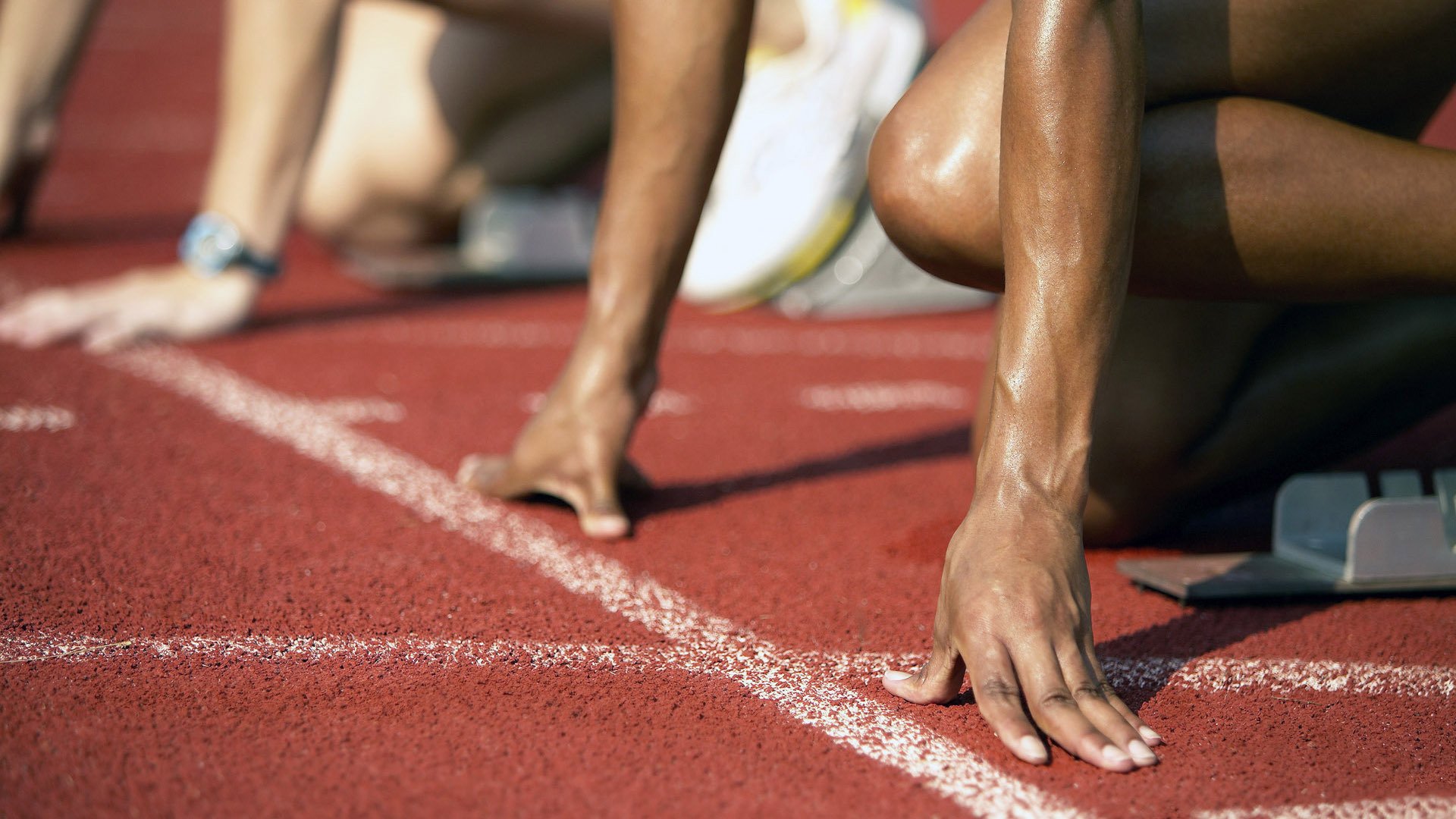 女篮姑娘的拼搏精神代代传承,女篮精神的标语